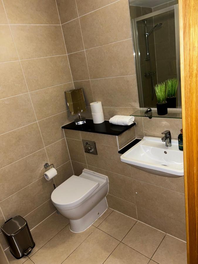 Spacious 3-bed 3-bath Luxury With Balcony Hyde Park Лондон
